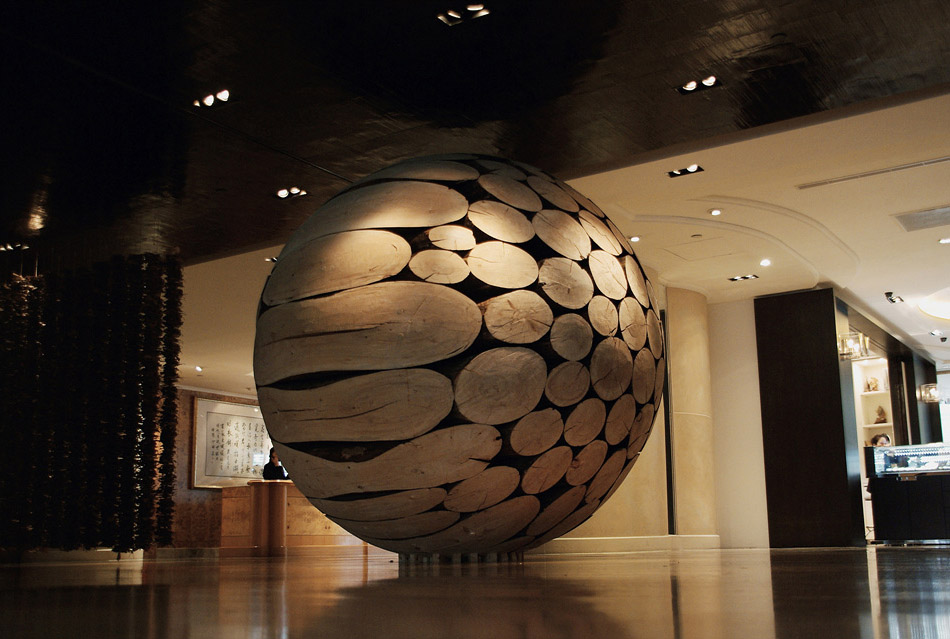 Tree Trunks to Stunning Wood Sculptures By Lee Jae Hyo 14