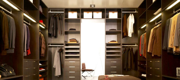 Design of a wardrobe by Flavviya Interiors Pvt Ltd